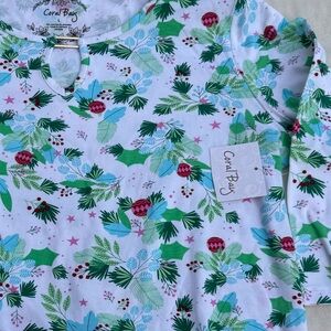 NWT Holiday Festival Floral Print Top - Green & White (Great Gift )